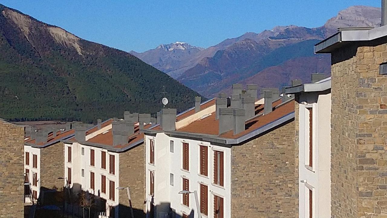 Las Margas. Golf. Bici. Esqui. Piscina. Sabiñánigo Buitenkant foto